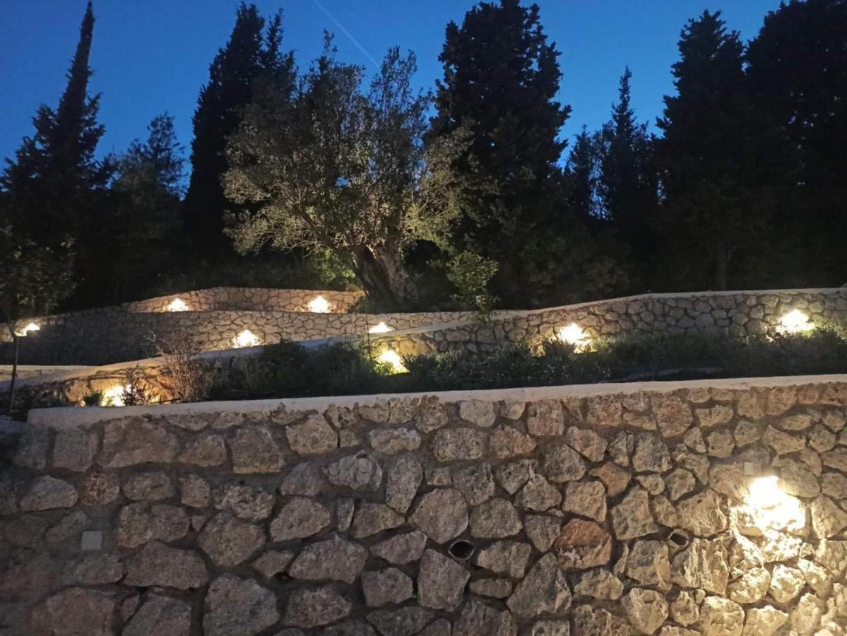 Gerakofolia-villa *